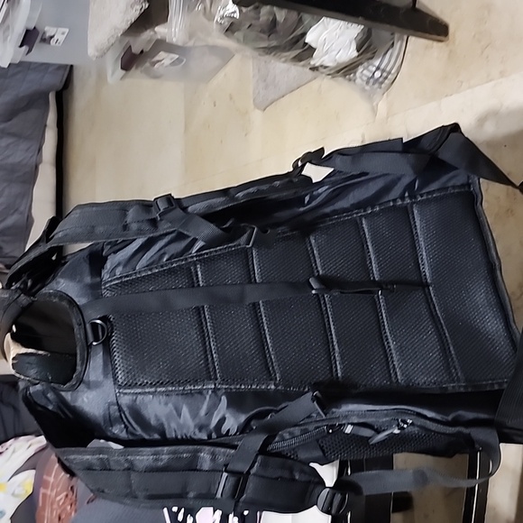 Black and Green Men's Backpack Used Great Conditions - Picture 9 of 12